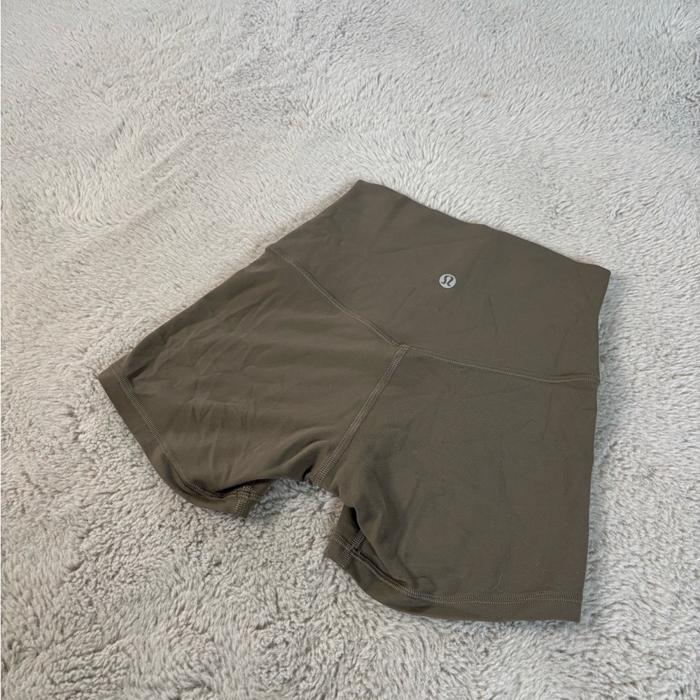 Lululemon High Rise Short 4” - Picture 4 of 7